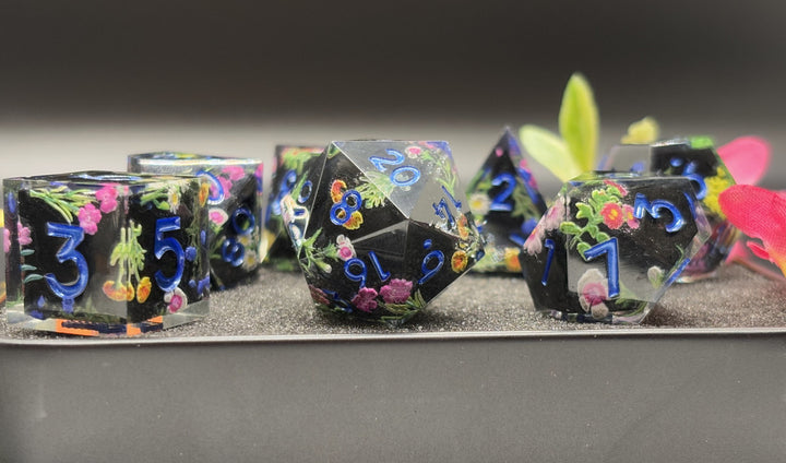 Sharp Edge Spring Dice Sets
