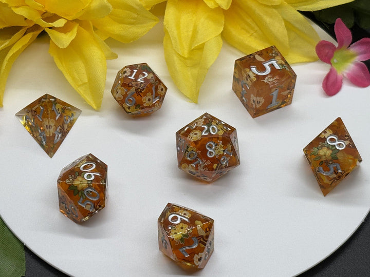 Sharp Edge Spring Dice Sets