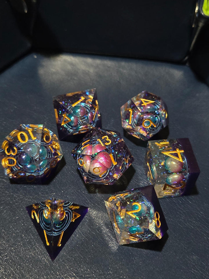 Orbits Gold Font Sharp Edge Set