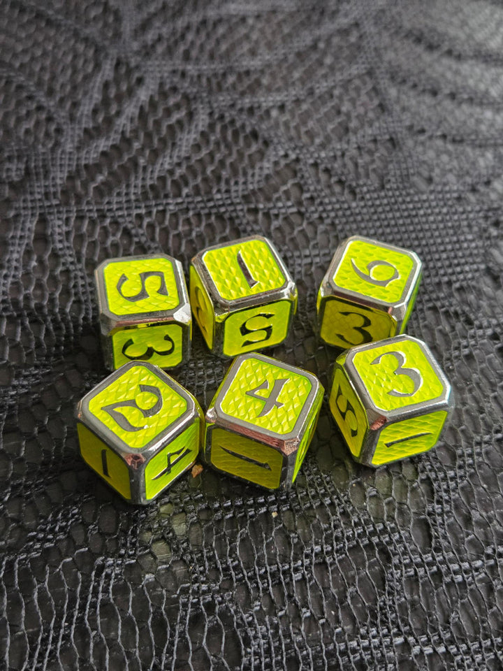 Metal D6 Set Yellow Scale